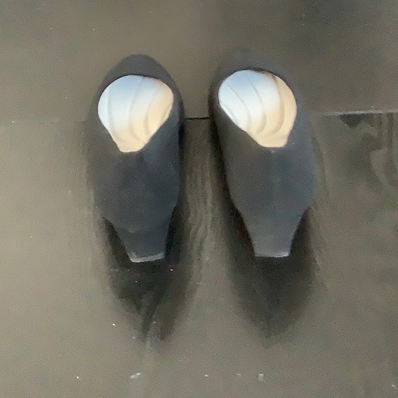 Easy Street black velvet two inch heel - Picture 4 of 5